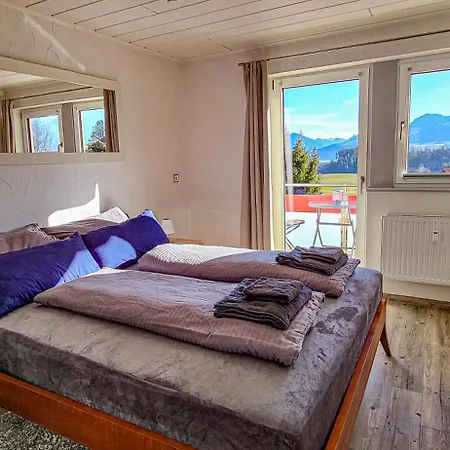 Ruhige Mit Schoener Aussicht Bolsterlang